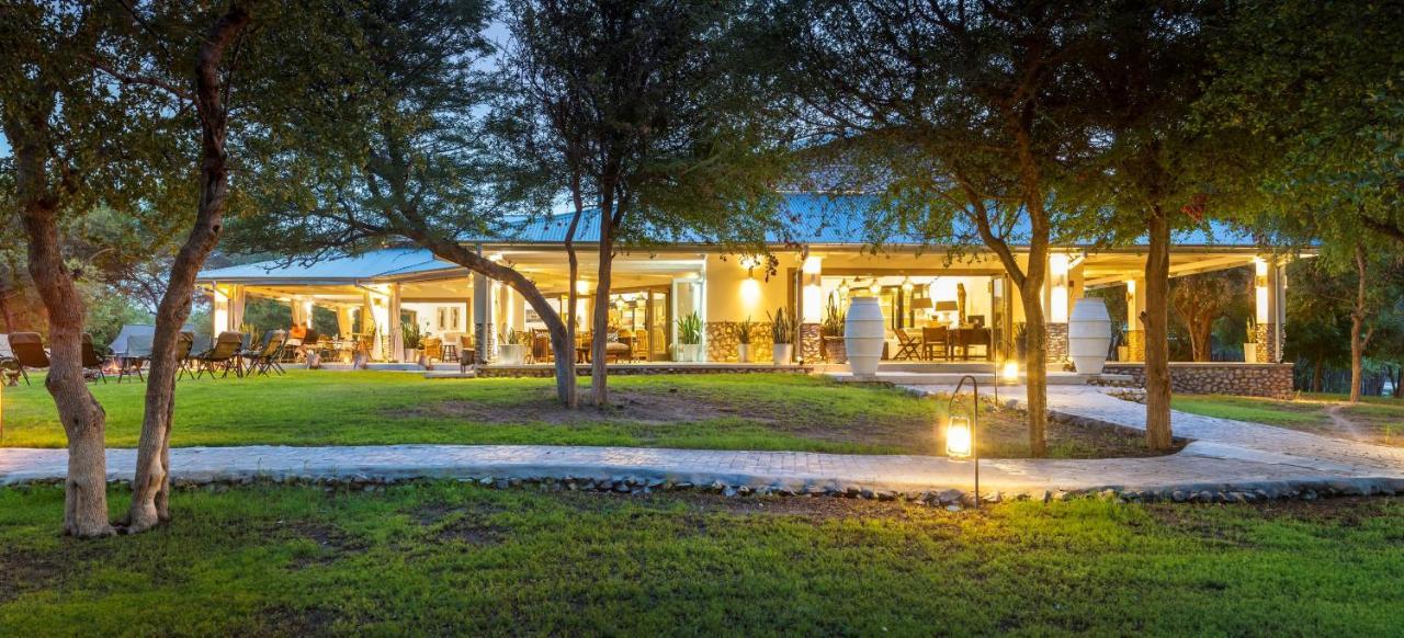 The Mushara Outpost Hotel Mokuti Lodge ภายนอก รูปภาพ