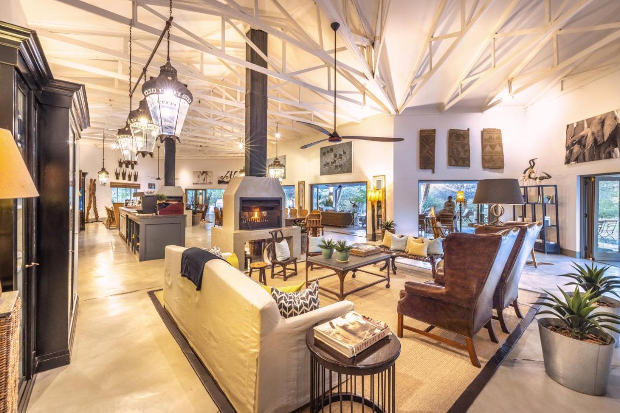 The Mushara Outpost Hotel Mokuti Lodge ภายนอก รูปภาพ