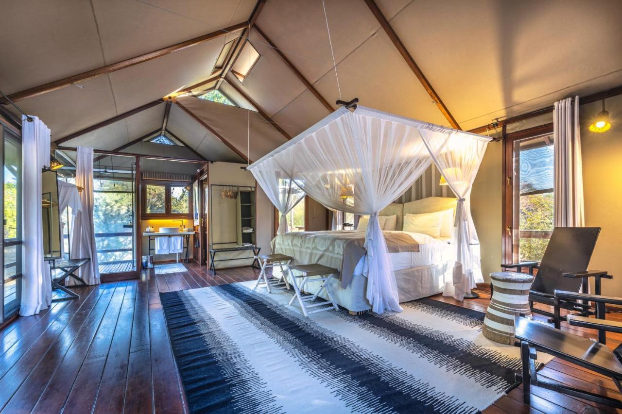 The Mushara Outpost Hotel Mokuti Lodge ภายนอก รูปภาพ