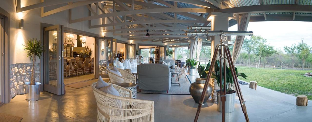 The Mushara Outpost Hotel Mokuti Lodge ภายนอก รูปภาพ