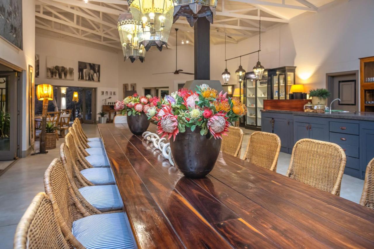 The Mushara Outpost Hotel Mokuti Lodge ภายนอก รูปภาพ