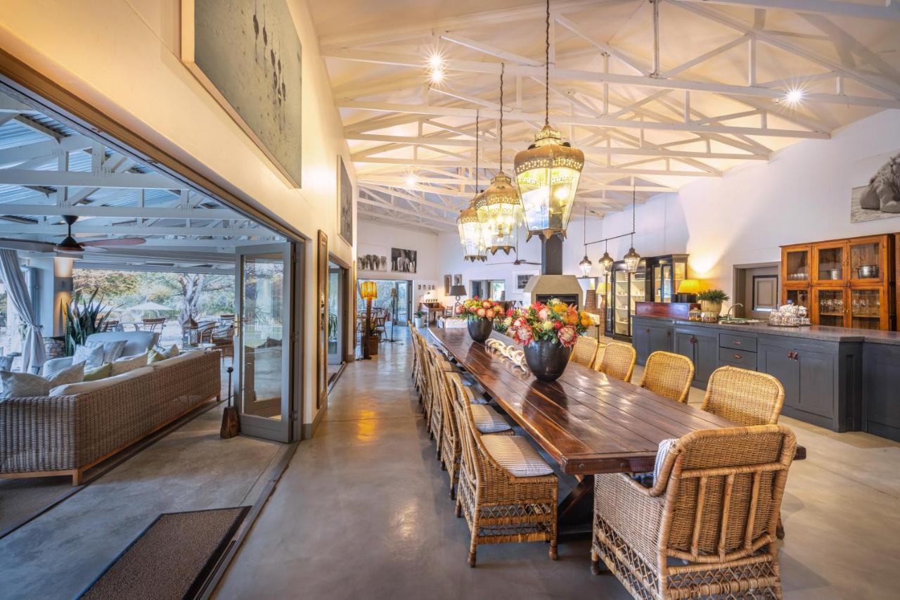 The Mushara Outpost Hotel Mokuti Lodge ภายนอก รูปภาพ